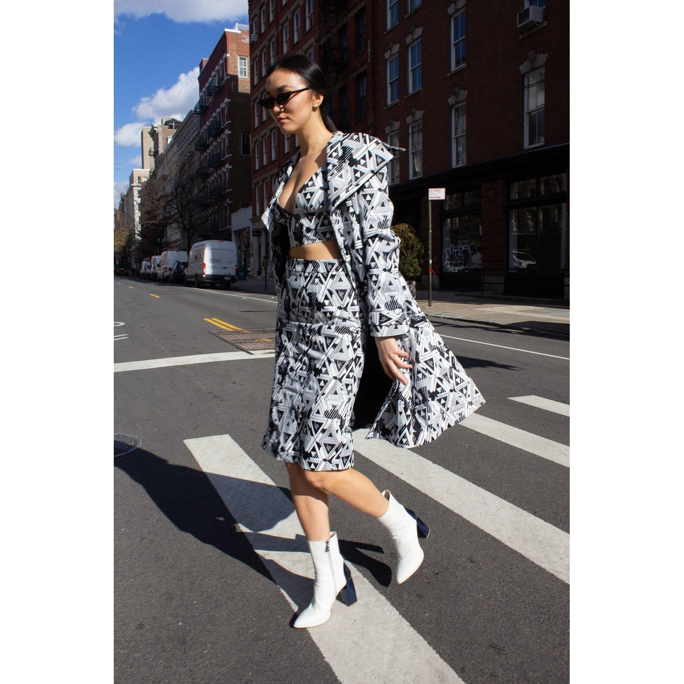 Amour-Geometric-Long-Jacket_9ea1a280-e43d-4c6e-b044-382e2e0f7284 1259989824